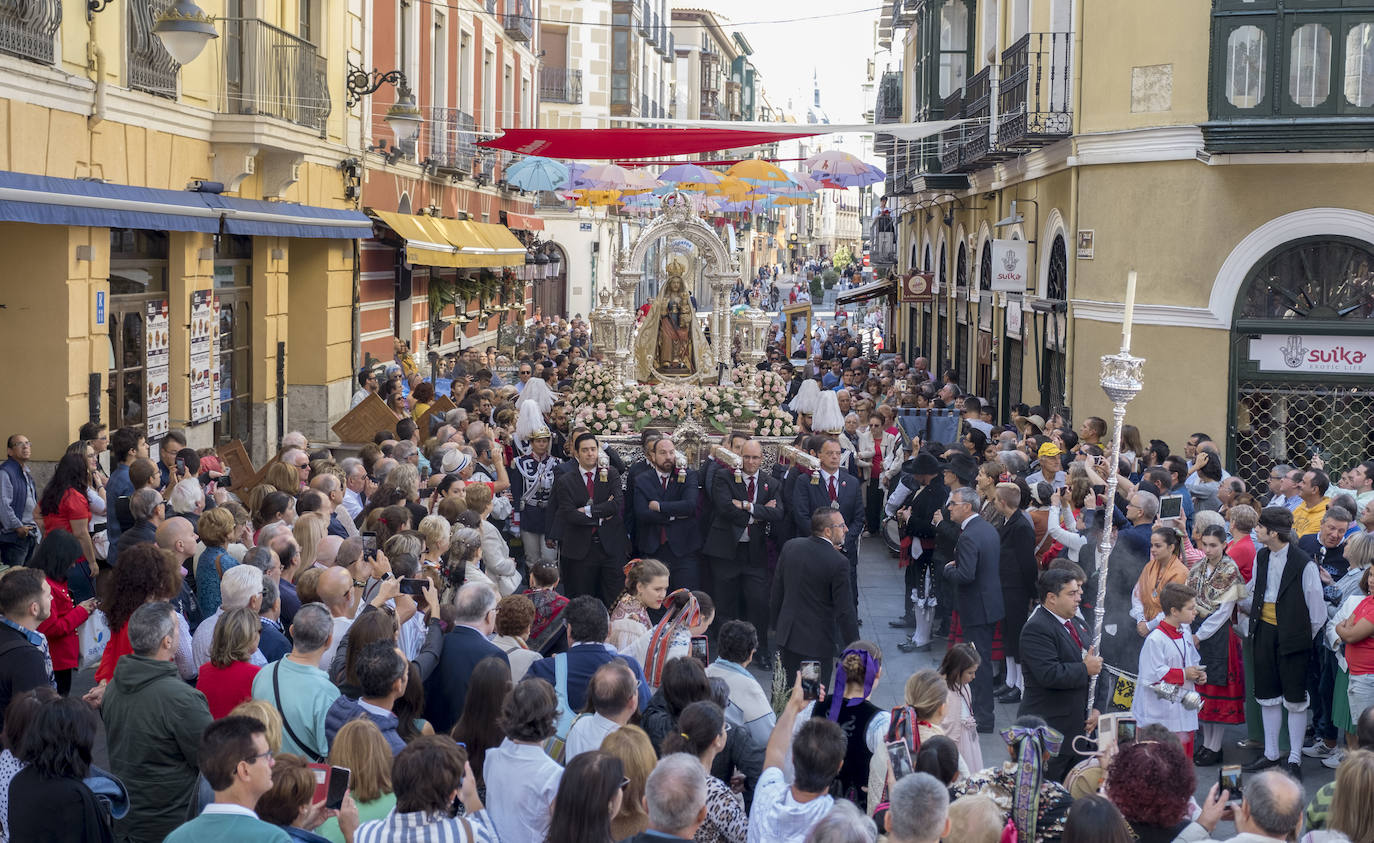 Fotos: Misa y procesión en honor a la Virgen de San Lorenzo