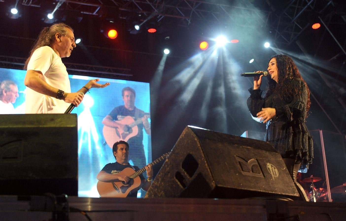 Fotos: Concierto de Camela en la Plaza Mayor de Valladolid