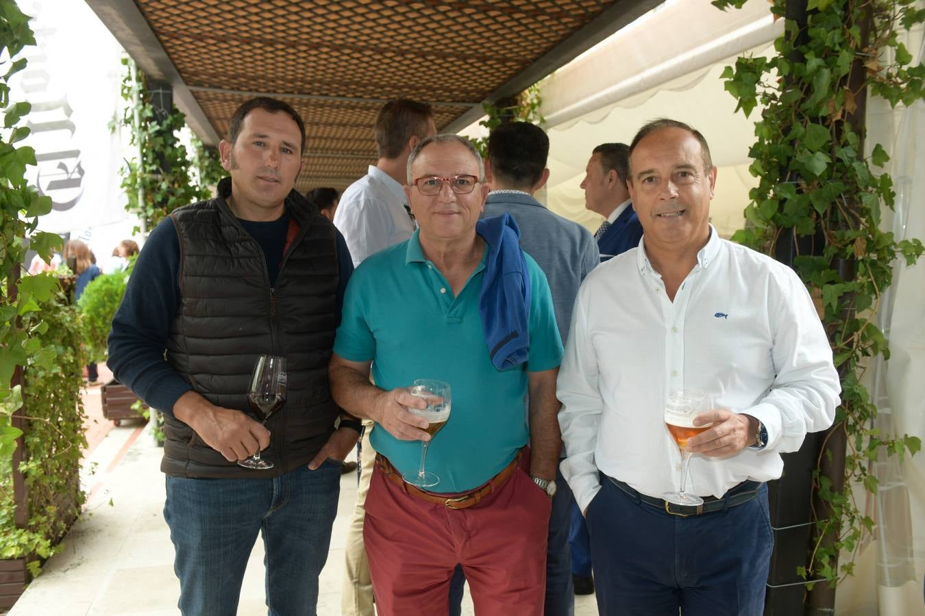 Miguel García y Eusebio García, de Construcciones García Sanz S.L., junto al economista José Carlos García.