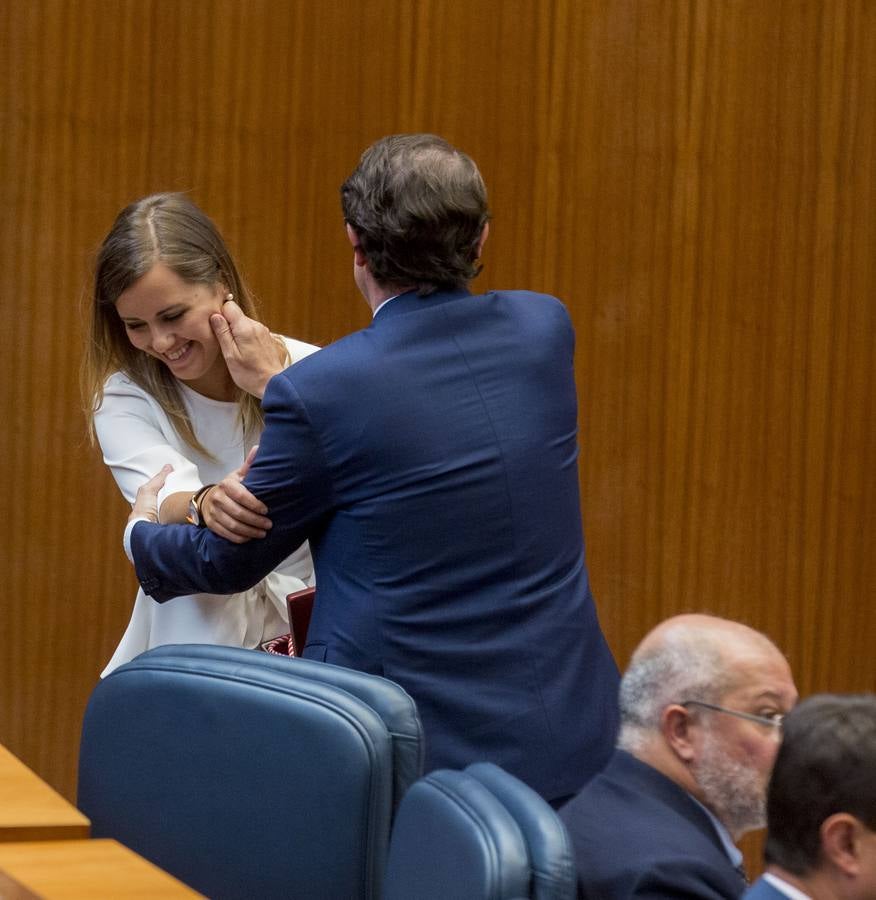 Tudanca afea al presidente haber empezado, con la ayuda de Cs, por incrementar altos cargos y asesores a dedo