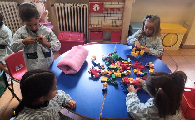 Galería. Vuelta al cole en los colegios Teresianas y San Agustín de Valladolid. 