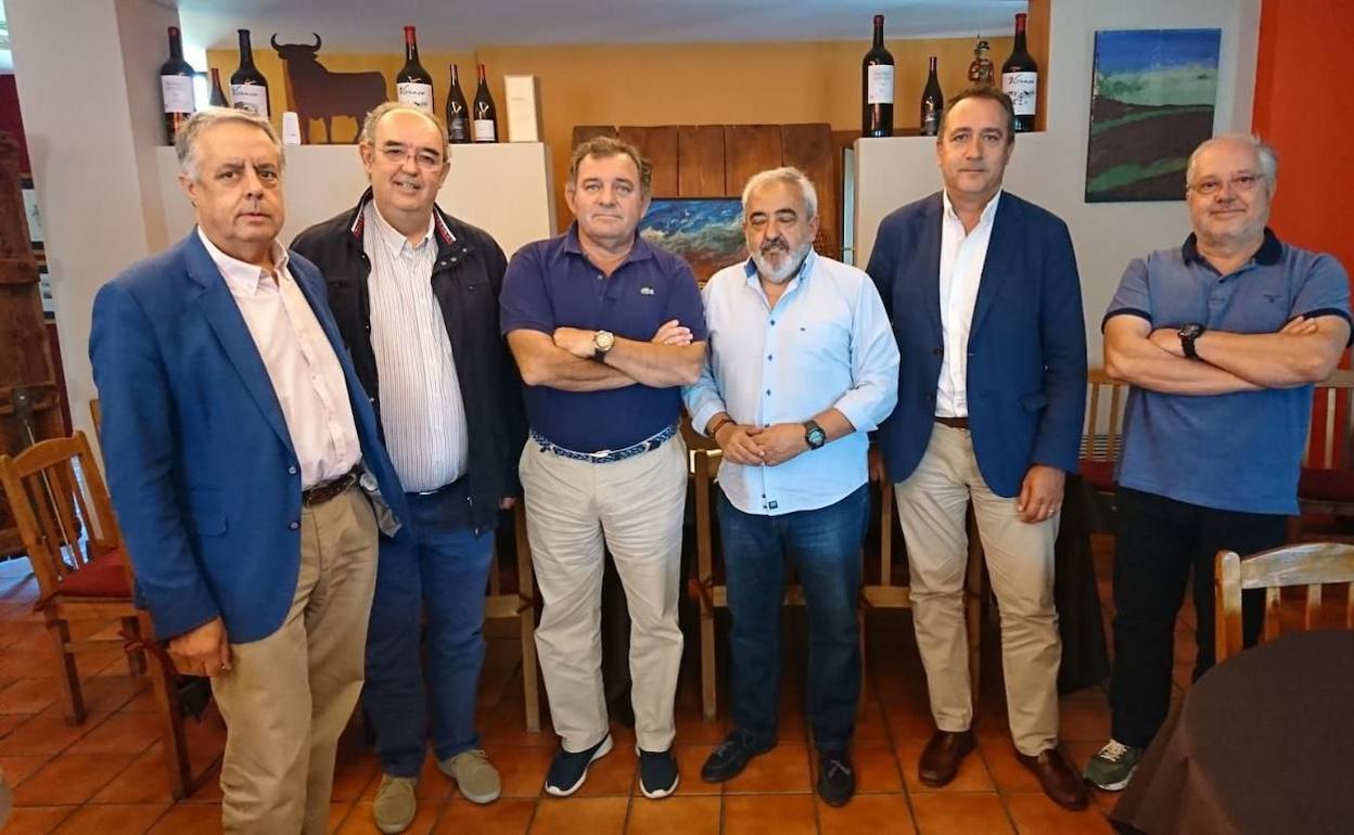 Algunos miembros de la nueva Junta de la Academia Leonesa de Gastronomía. 
