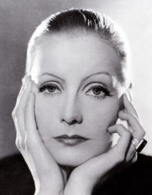 Imagen secundaria 2 - Greta Garbo se rió por primera vez en 'Ninotchka' y afianzó su prestigio con títulos como 'Anna Karenina'.