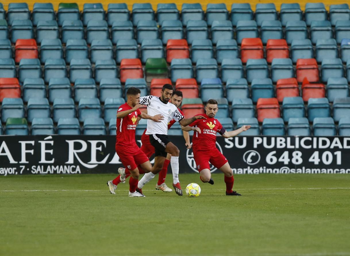 Fotos: Derbi entre el Salamanca CF UDS B y la UD Santa Marta