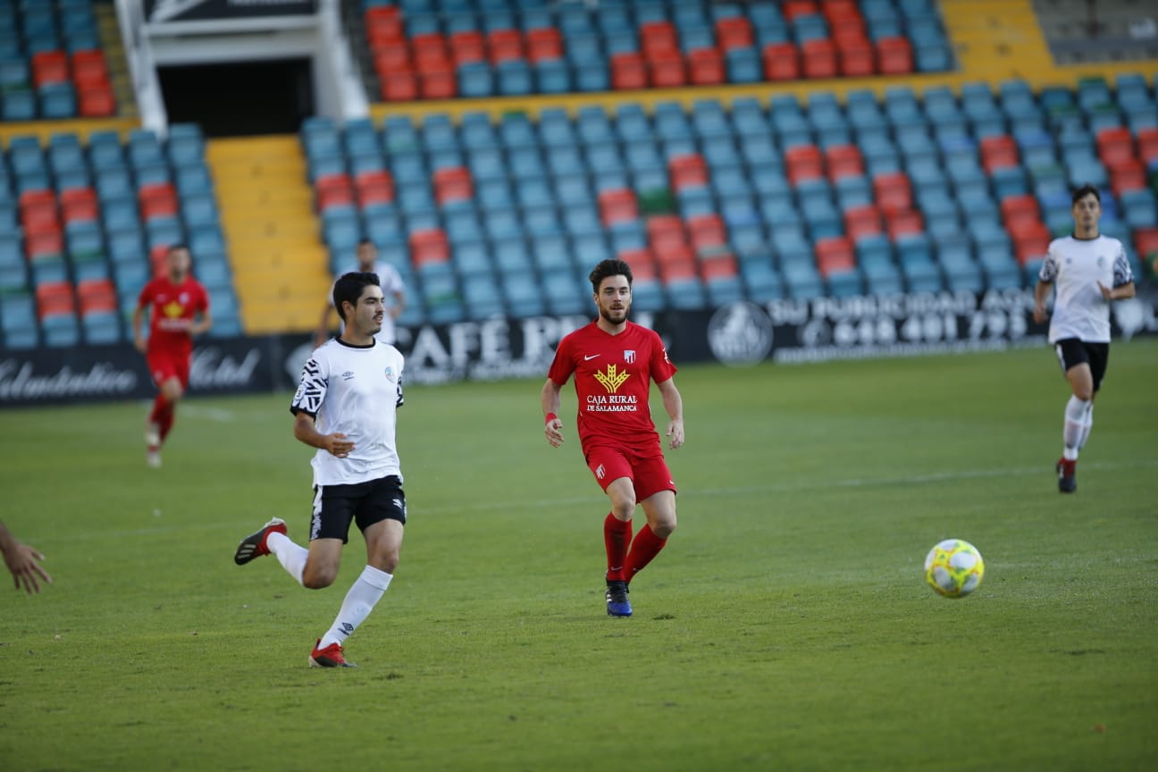 Fotos: Derbi entre el Salamanca CF UDS B y la UD Santa Marta