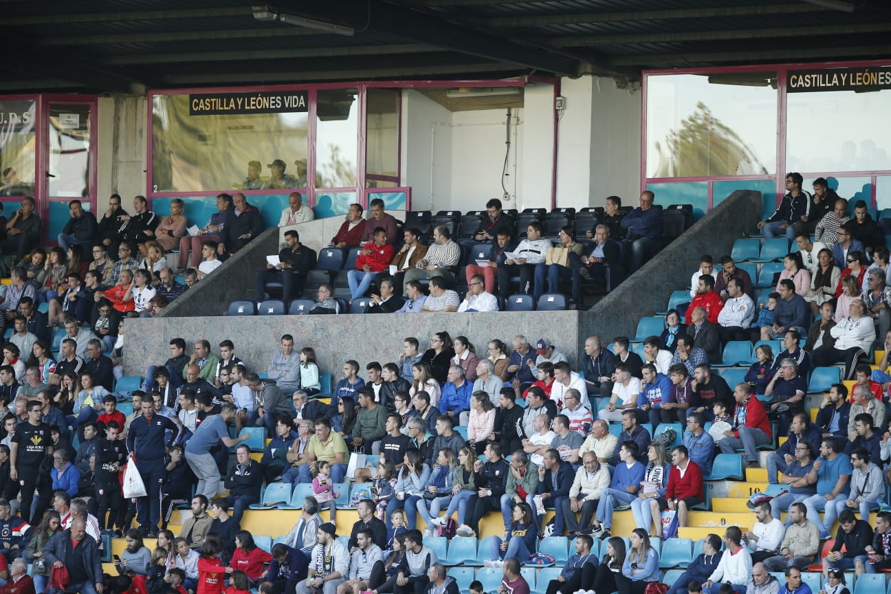 Fotos: Derbi entre el Salamanca CF UDS B y la UD Santa Marta