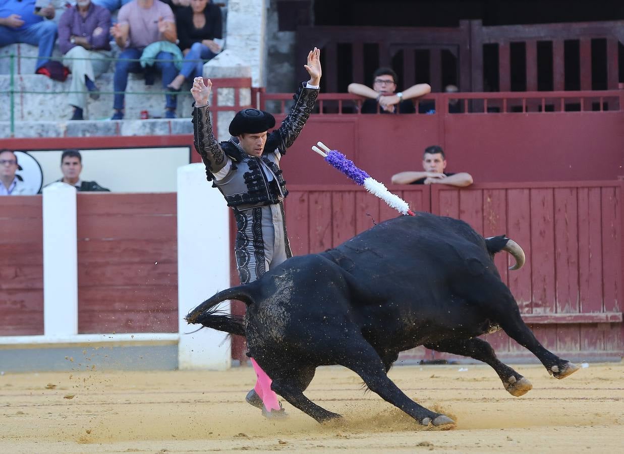 Un Aguado valiente corta una oreja y Morante tuvo que escuchar pitidos en sus tres actuaciones
