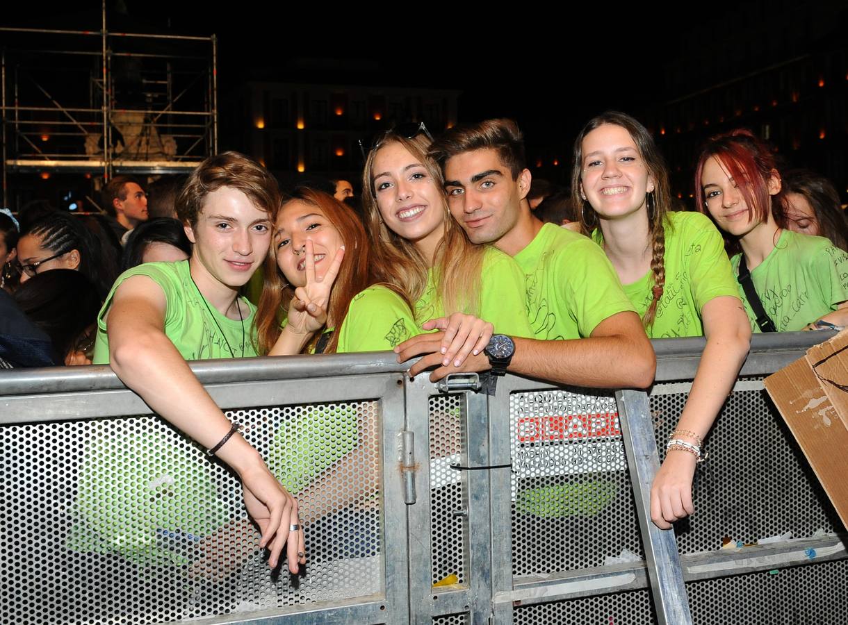 Fotos: Miles de jóvenes celebran los 40 Puceladance en la Plaza Mayor de Valladolid