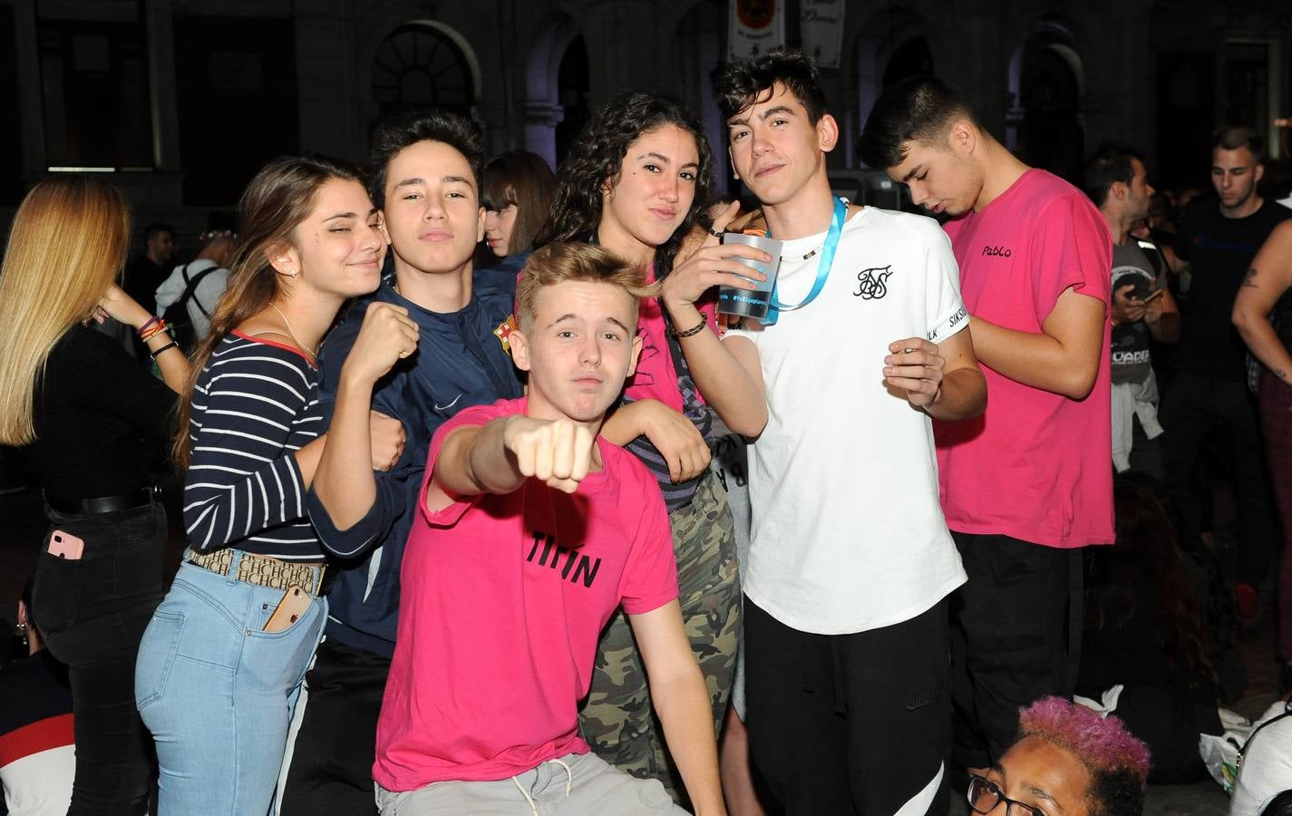 Fotos: Miles de jóvenes celebran los 40 Puceladance en la Plaza Mayor de Valladolid