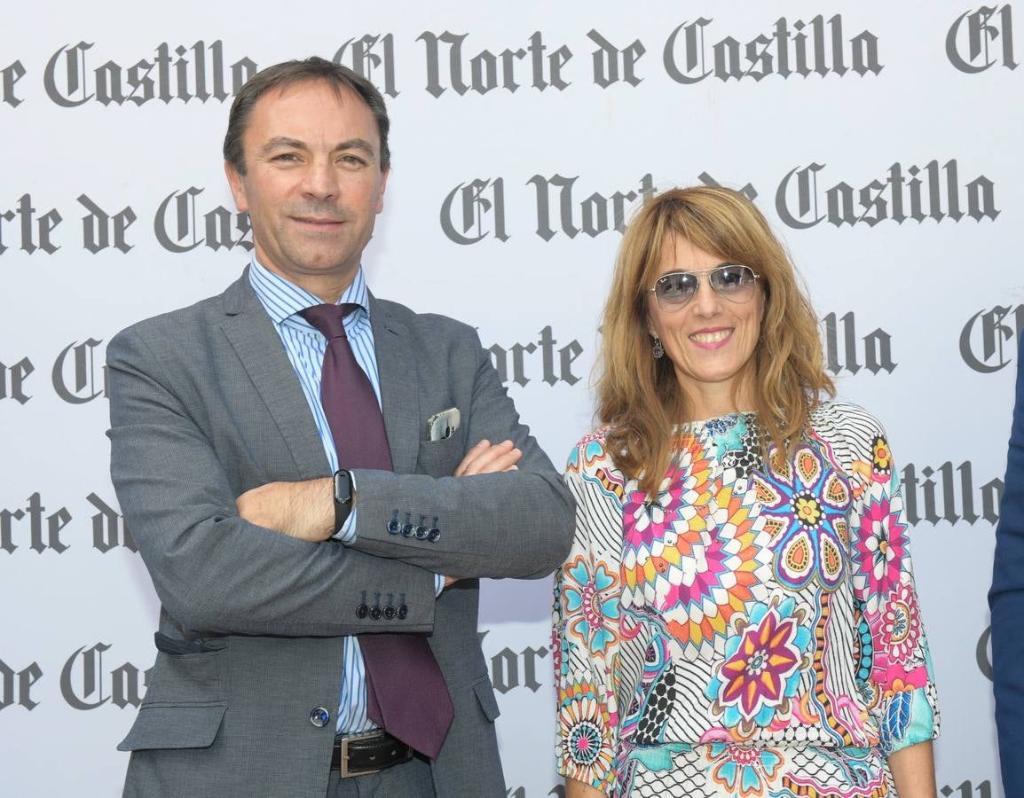 De Laboral Kutxa nos visitaron Ernesto González (director de Empresa) y Eva Morón (directora de zona de Valladolid).