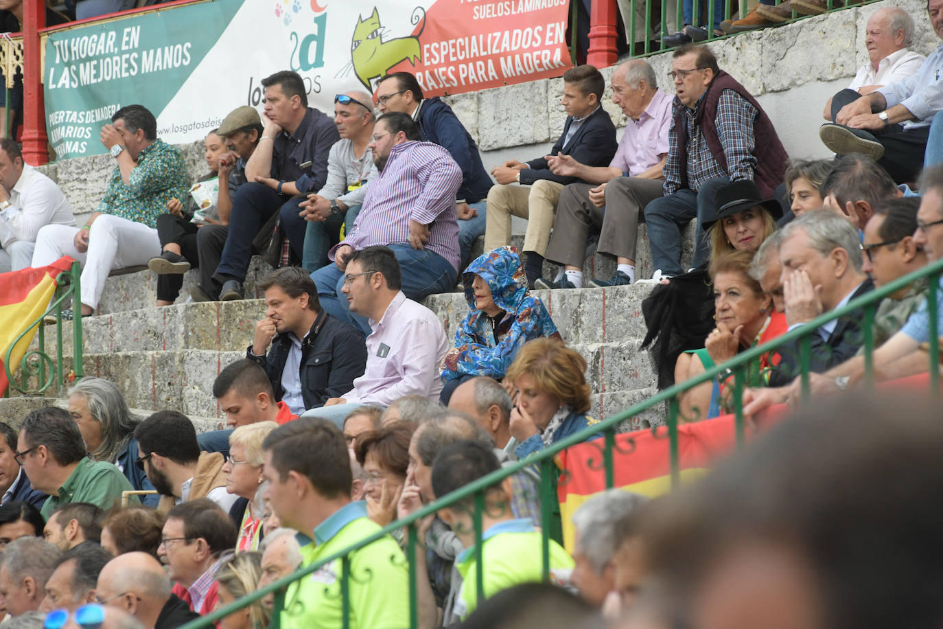 Con toros de la ganadería Juan Pedro Domecq para El Fandi, Perera y Emilio de Justo.
