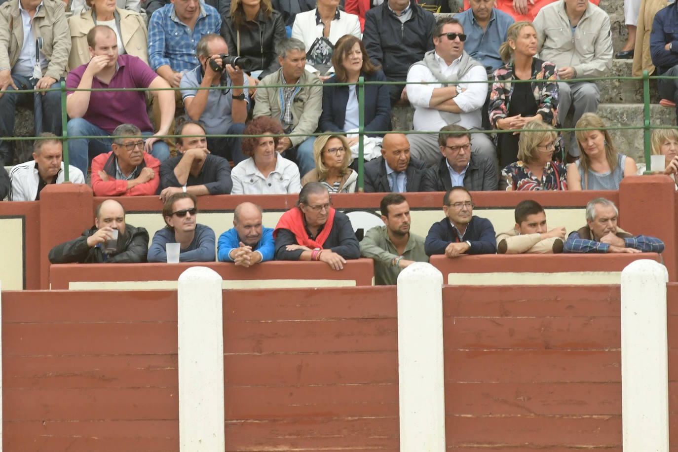 Con toros de la ganadería Juan Pedro Domecq para El Fandi, Perera y Emilio de Justo.