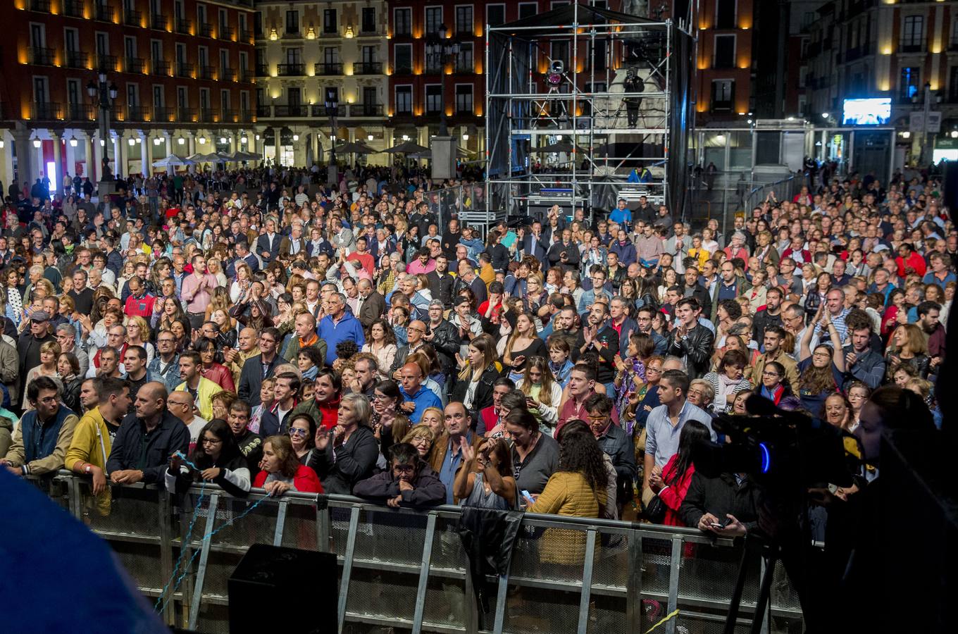 Fotos: Concierto de Ana Belén en la Plaza Mayor de Valladolid