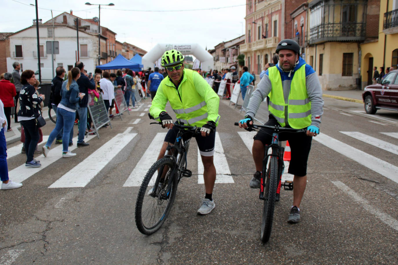 Fotos: Más de 300 atletas participan en la carrera &#039;Corriendo entre viña&#039; de Rueda (2/2