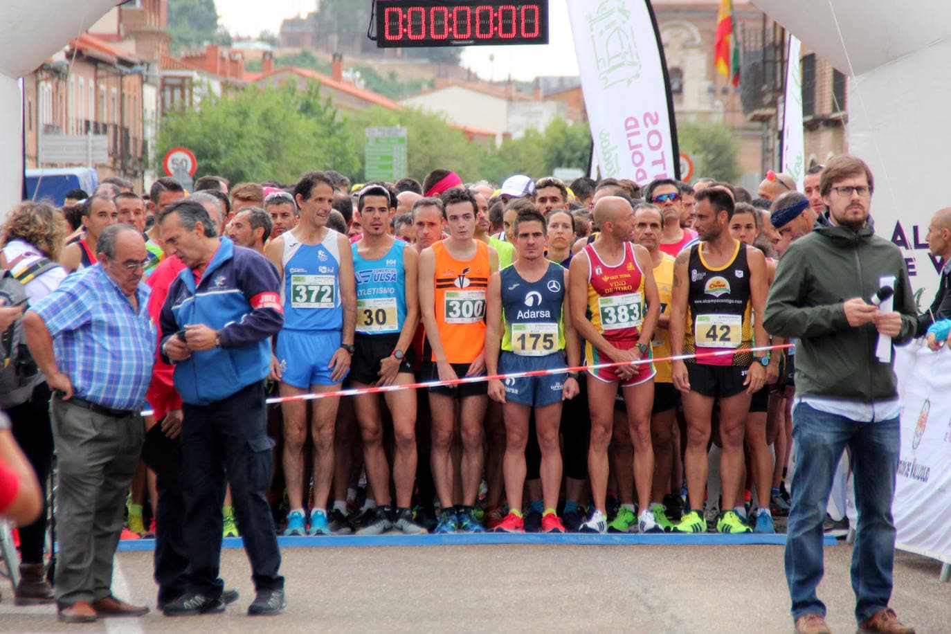 Fotos: Más de 300 atletas participan en la carrera &#039;Corriendo entre viña&#039; de Rueda (2/2
