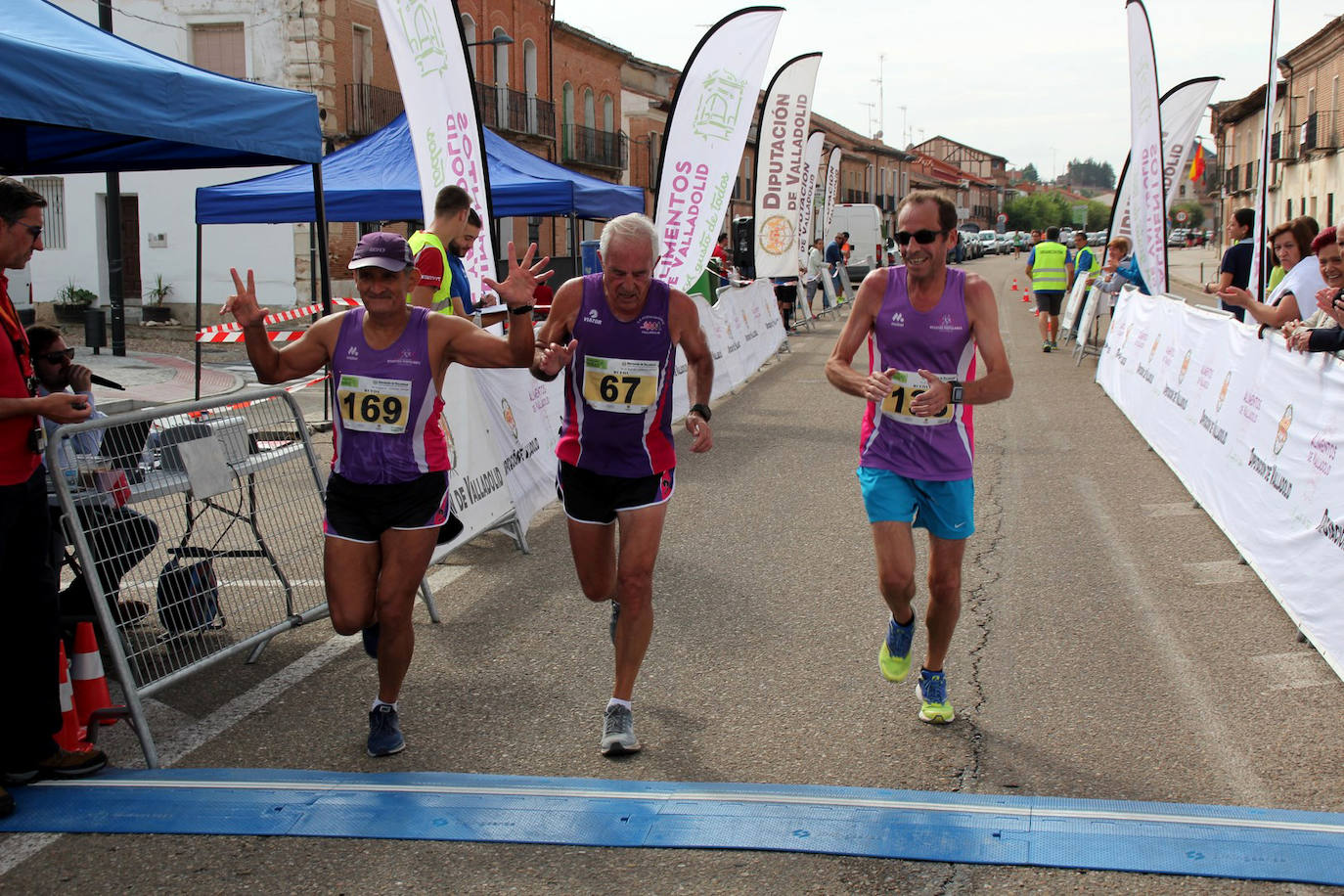 Fotos: Más de 300 atletas participan en la carrera &#039;Corriendo entre viña&#039; de Rueda