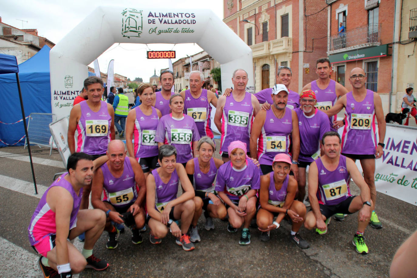 Fotos: Más de 300 atletas participan en la carrera &#039;Corriendo entre viña&#039; de Rueda