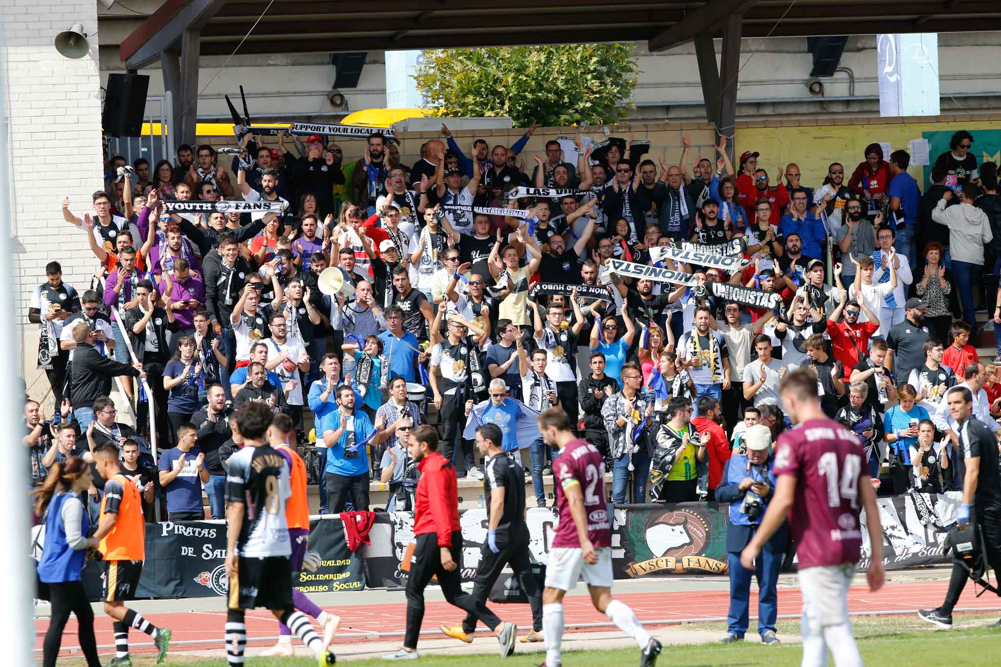 Fotos: El Unionistas estrena su casillero de puntos contra el Haro Deportivo