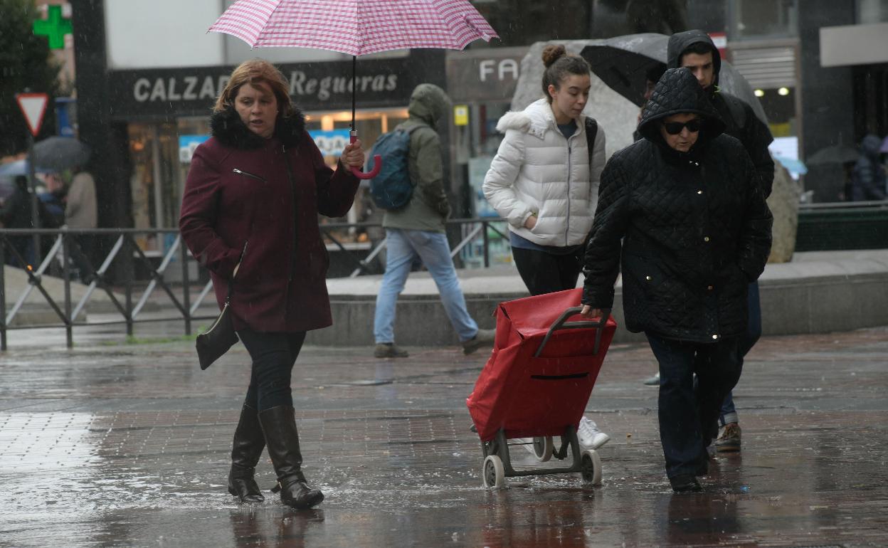 La lluvia hace acto de presencia en Valladolid. 