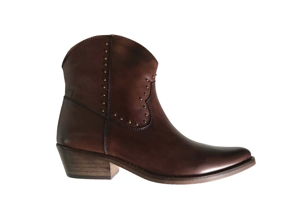 Botas de piel marrón de Bobo´s (135 euros)