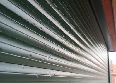 Imagen secundaria 1 - Daños en el edificio de las Cortes, en una persiana de Las Villas y en una escuela infantil municipal de Parquesol.