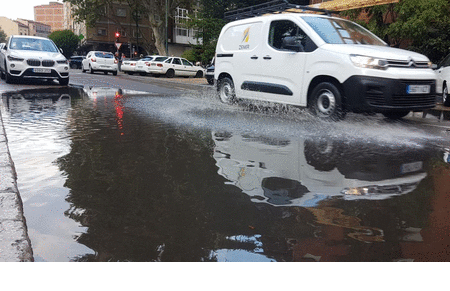 Las calles de Valladolid recuperan la normalidad tras la tormenta.