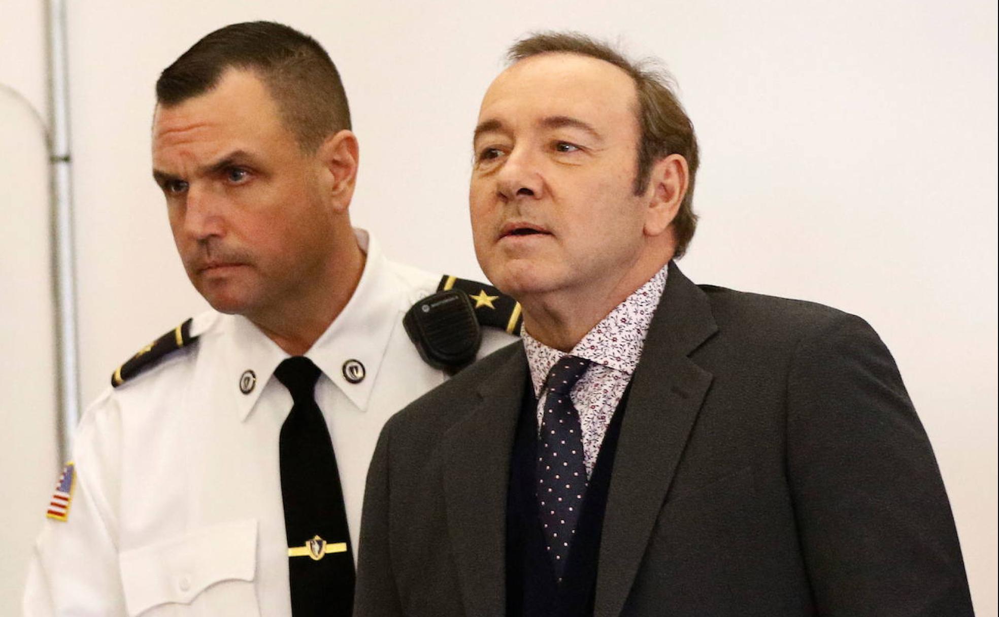 Kevin Spacey, conducido por un agente.