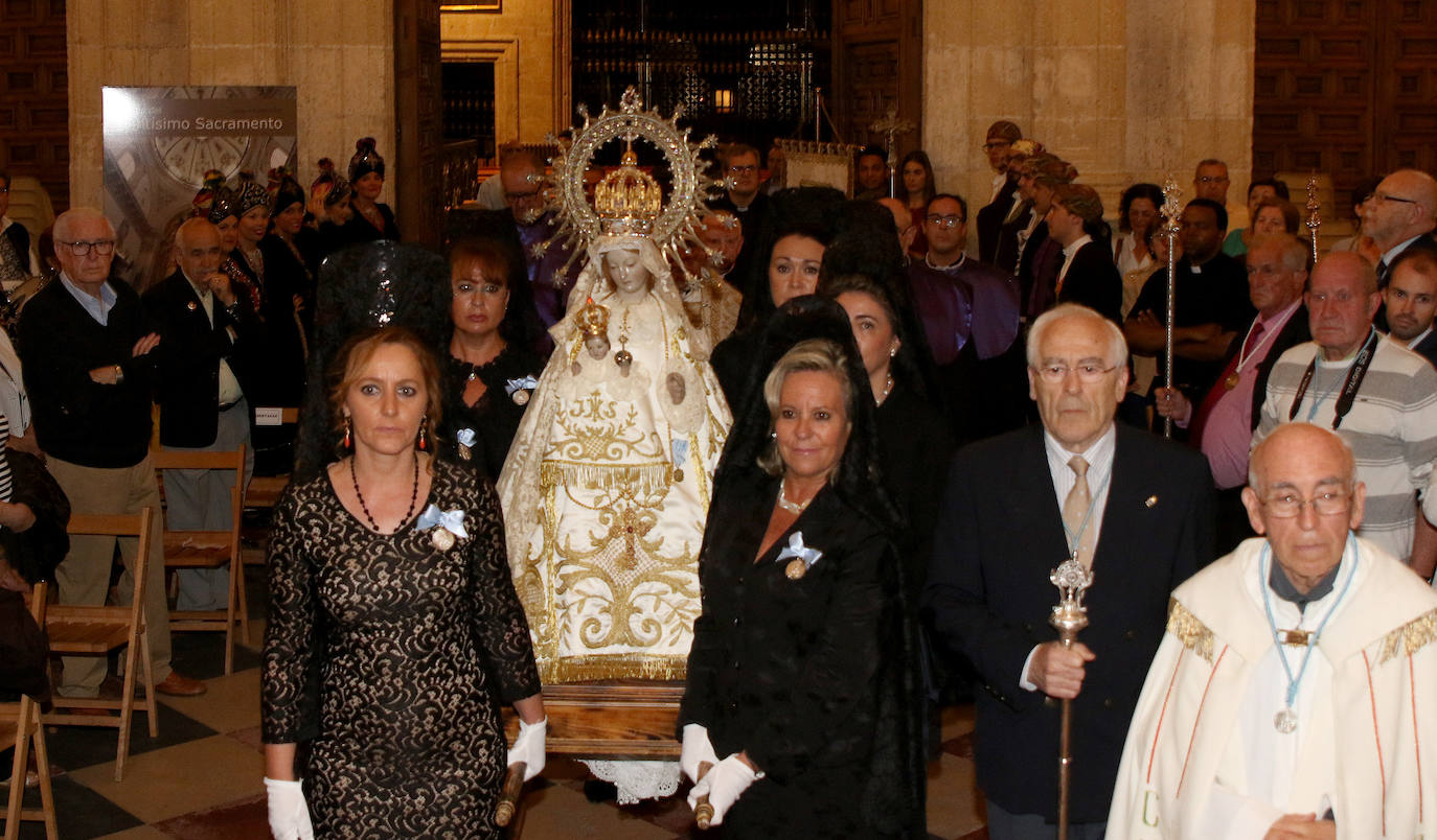 Fotos: La Virgen de la Fuencisla ya está en la Catedral