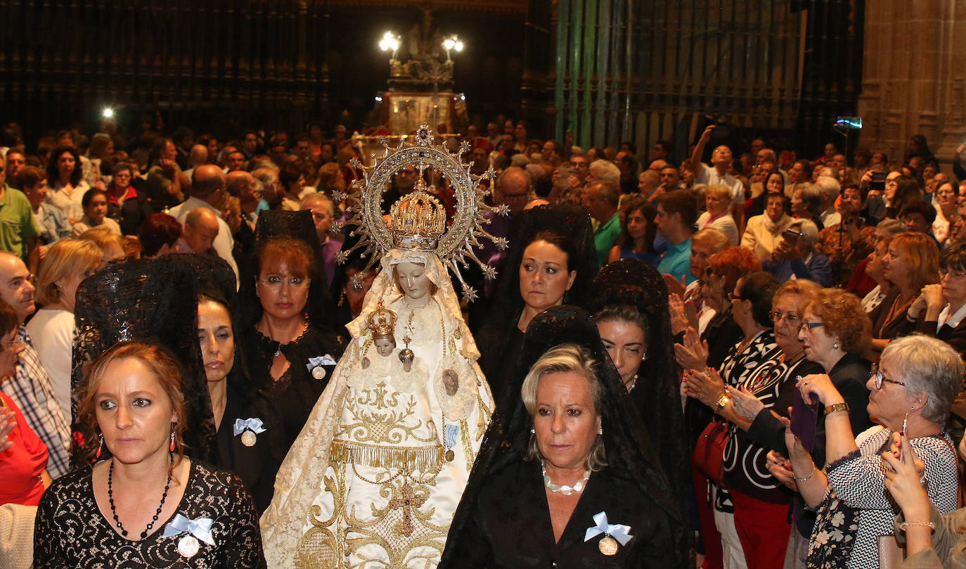 Fotos: La Virgen de la Fuencisla ya está en la Catedral