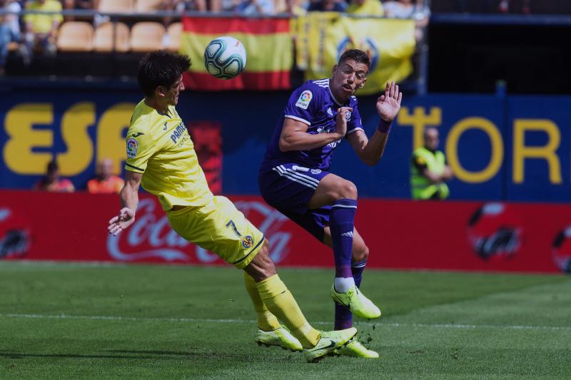 El Villarreal se llevó los tres puntos en juego (2-0) ante el Real Valladolid en La Cerámica en un duelo en el que la mayor ambición local, especialmente en la segunda parte, le dio sus frutos ante un rival que estuvo bien en defensa pero al que le faltó algo más en ataque.