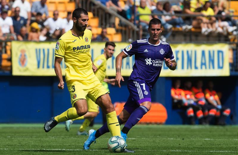 El Villarreal se llevó los tres puntos en juego (2-0) ante el Real Valladolid en La Cerámica en un duelo en el que la mayor ambición local, especialmente en la segunda parte, le dio sus frutos ante un rival que estuvo bien en defensa pero al que le faltó algo más en ataque.