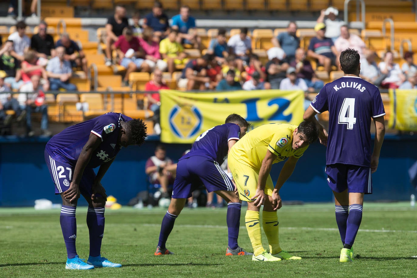 El Villarreal se llevó los tres puntos en juego (2-0) ante el Real Valladolid en La Cerámica en un duelo en el que la mayor ambición local, especialmente en la segunda parte, le dio sus frutos ante un rival que estuvo bien en defensa pero al que le faltó algo más en ataque.