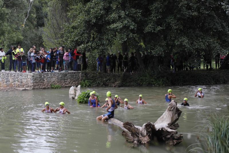 Fotos: Un centenar de atletas desafían a la lluvia en Valbuena de Duero (1/2)