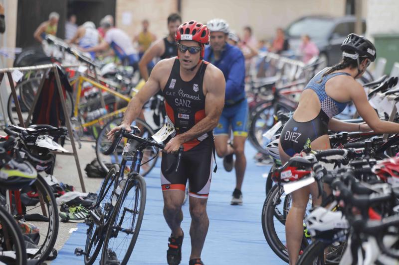 Fotos: Un centenar de atletas desafían a la lluvia en Valbuena de Duero (1/2)