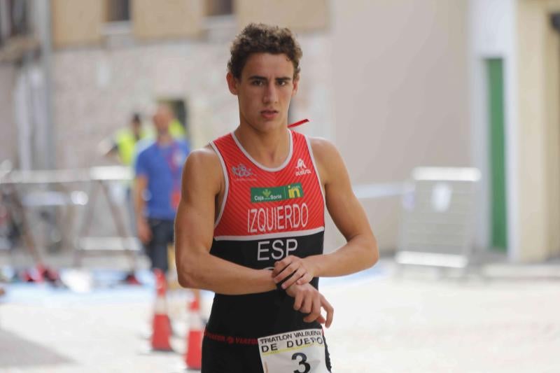 Fotos: Un centenar de atletas desafían a la lluvia en Valbuena de Duero (1/2)