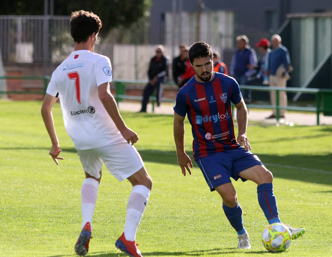 Encuentro entre la Gimnástica Segoviana y el Santa Marta.