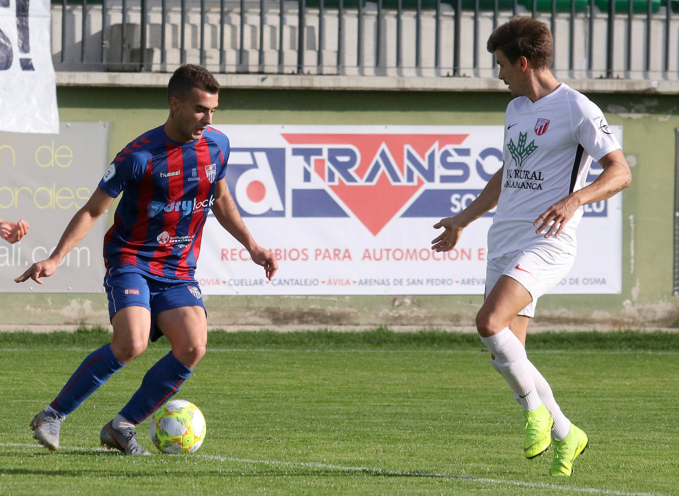 Encuentro entre la Gimnástica Segoviana y el Santa Marta.