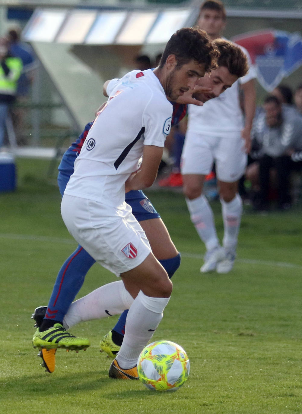 Encuentro entre la Gimnástica Segoviana y el Santa Marta.