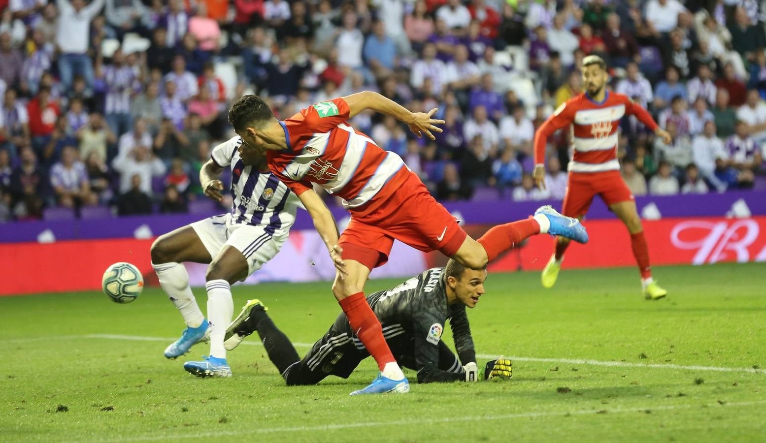 Óscar Plano adelantó al Real Valladolid después de una gran jugada llevada por Nacho, Guardiola y Toni Villa y empató Carlos Fernández