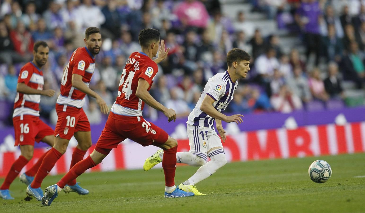 Óscar Plano adelantó al Real Valladolid después de una gran jugada llevada por Nacho, Guardiola y Toni Villa y empató Carlos Fernández