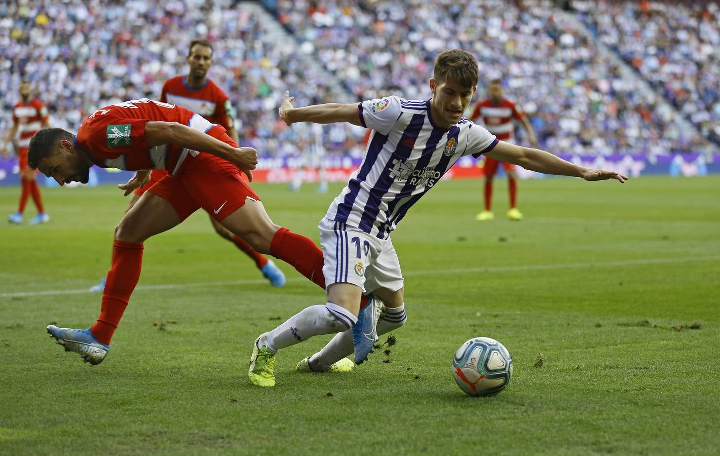 Óscar Plano adelantó al Real Valladolid después de una gran jugada llevada por Nacho, Guardiola y Toni Villa y empató Carlos Fernández