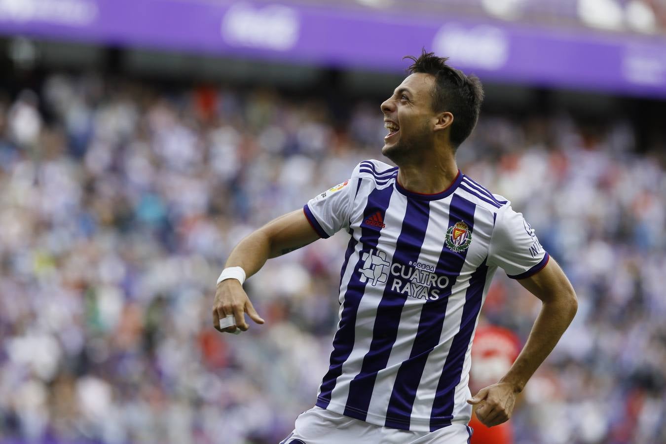 Óscar Plano adelantó al Real Valladolid después de una gran jugada llevada por Nacho, Guardiola y Toni Villa y empató Carlos Fernández