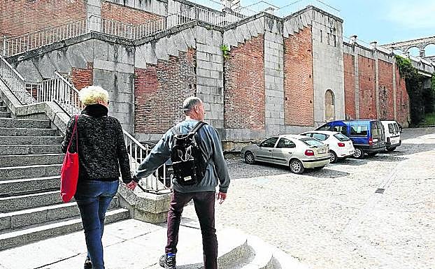 Escalera de la calle Gascos donde se pondrá el ascensor. 