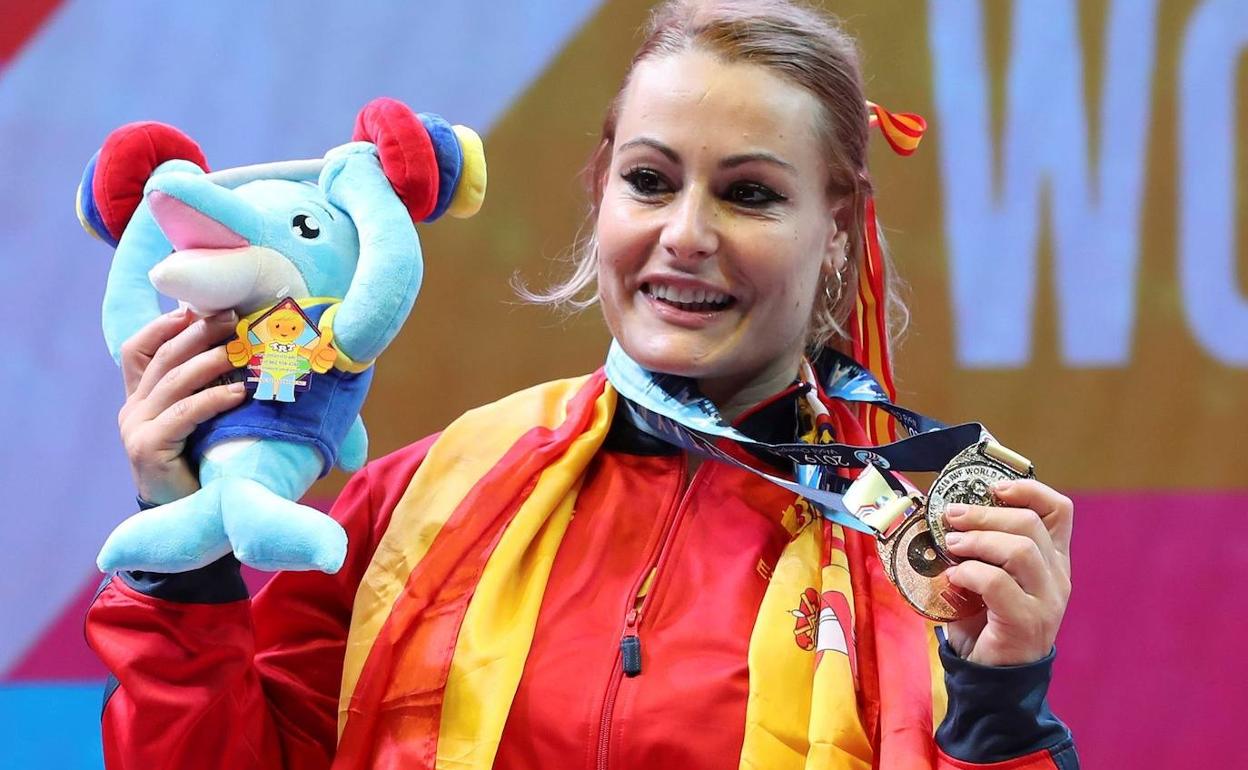 Lydia Valentín, con su medalla de plata. 
