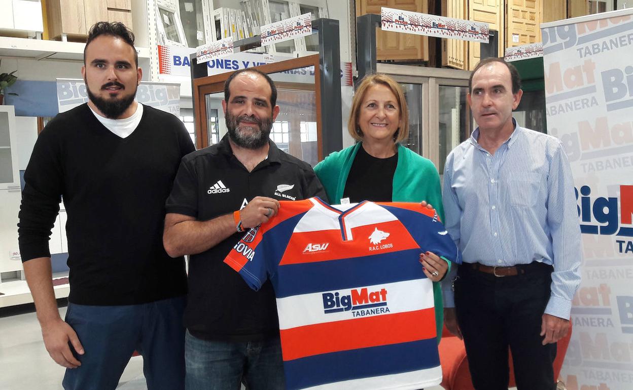 Santiago Martín (i), José Luis Galán, Marian Rueda y Antonio Tabanera, durante el acto de presentación en las instalaciones del patrocinador.