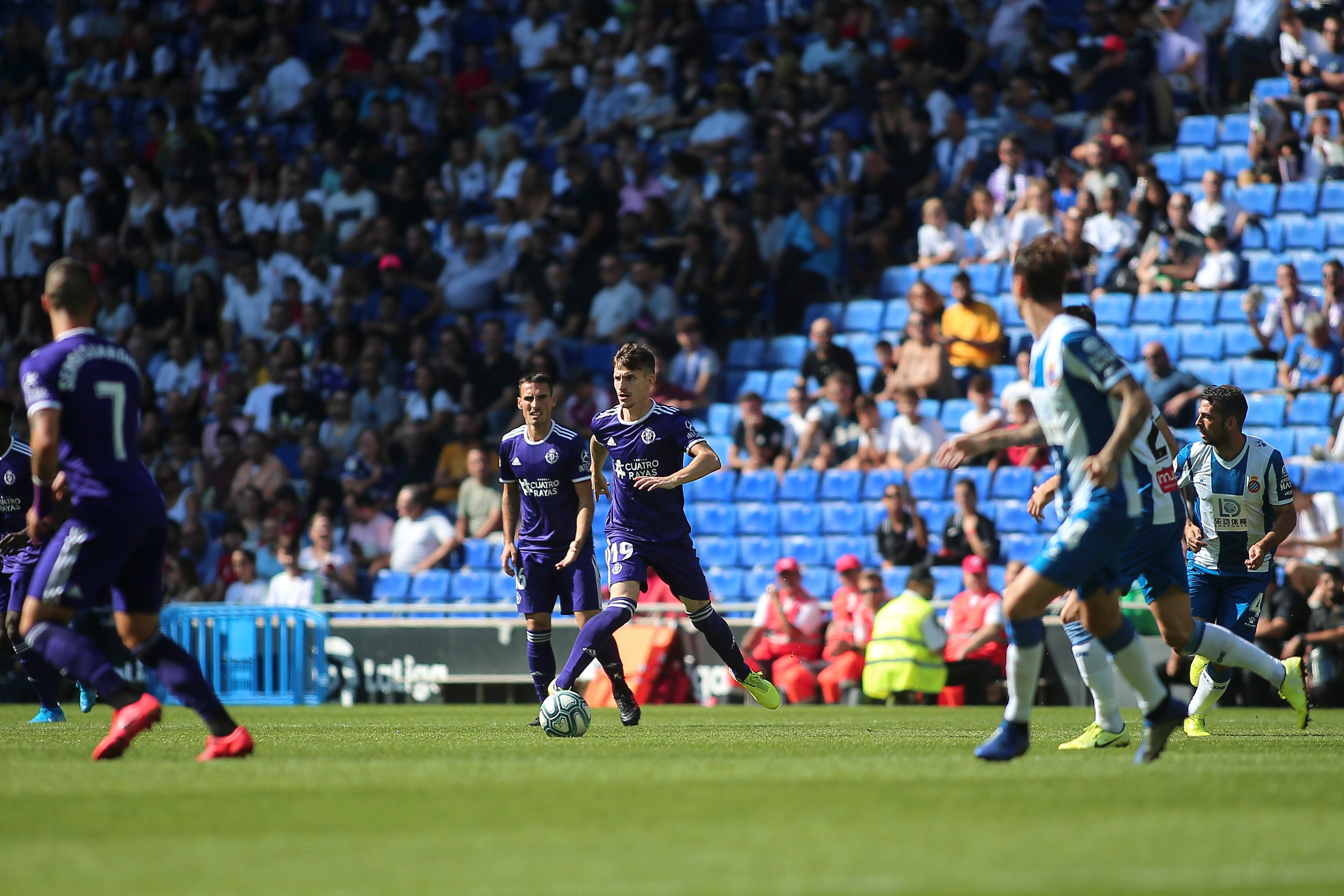 El Real Valladolid logra por primera vez sacar los tres puntos de Cornellà.