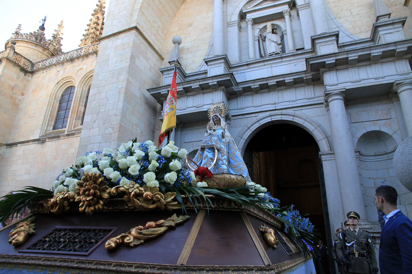 Finaliza la solemne novena de la patrona de Segovia, que ha sido acompañada por miles de segovianos en el traslado desde la Catedral