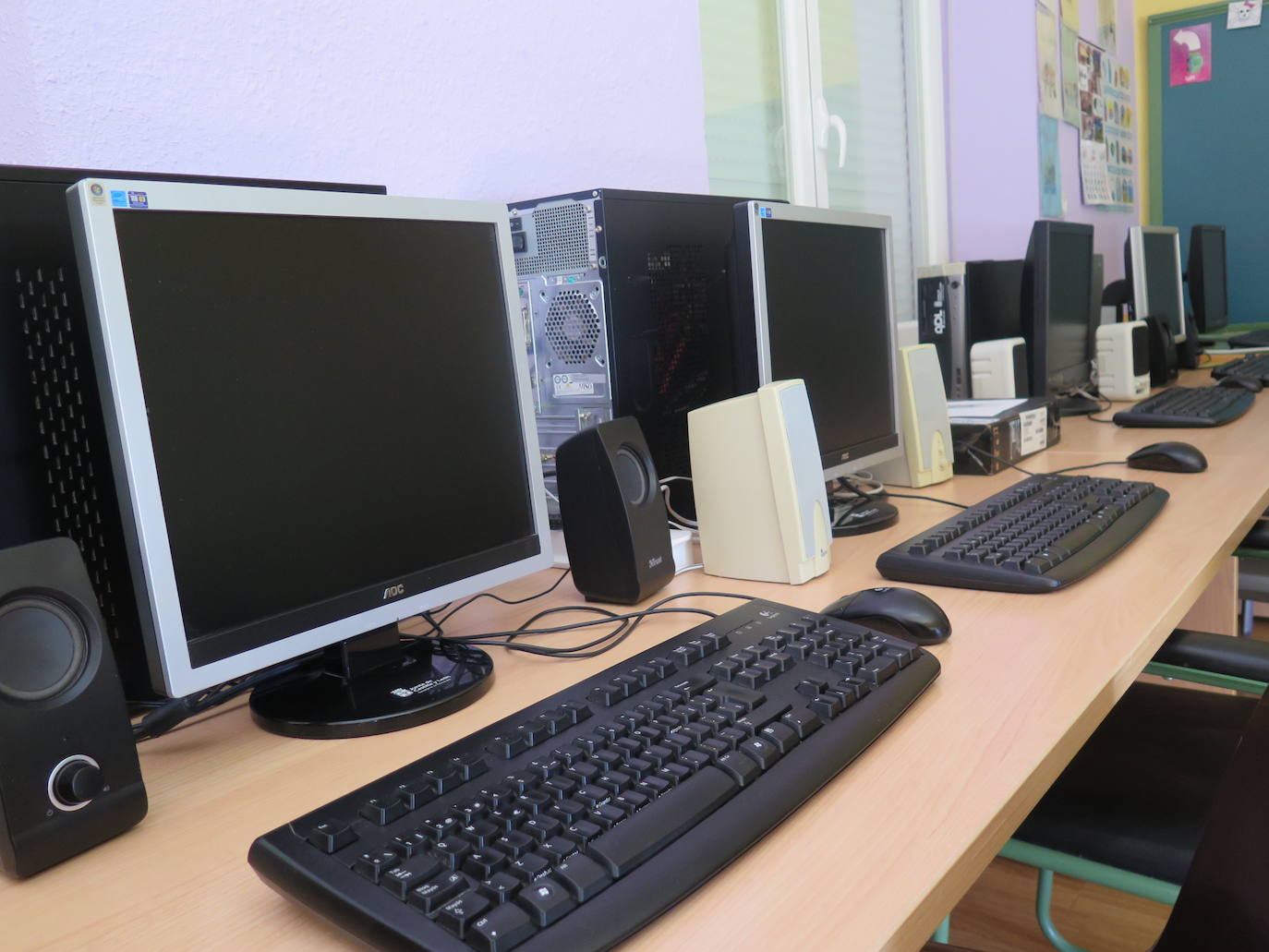 Imagen secundaria 1 - Detalles de las escuelas de Palacios de Fontecha. 