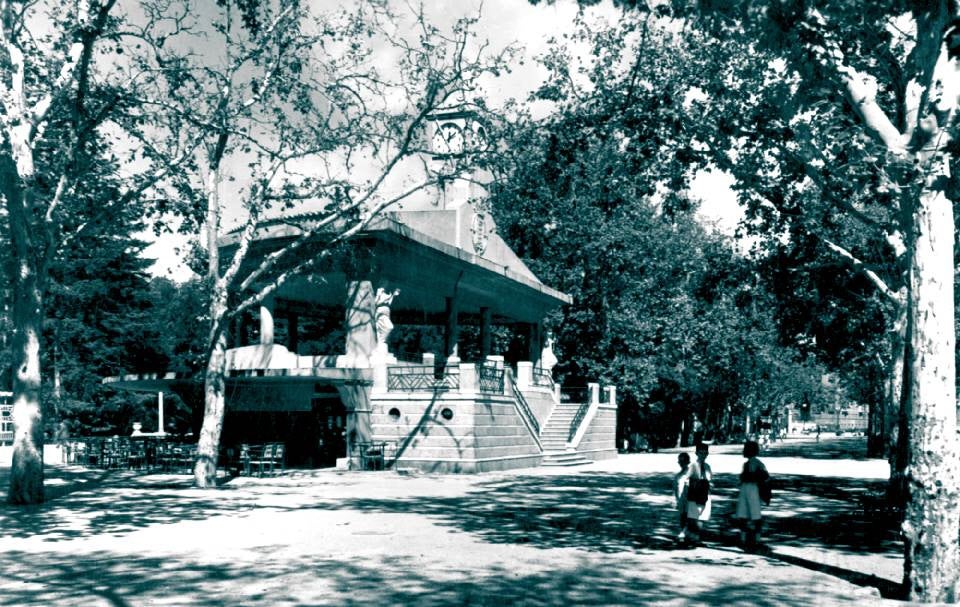 Templete para la música edificado después de la Guerra Civil en el Campo Grande.