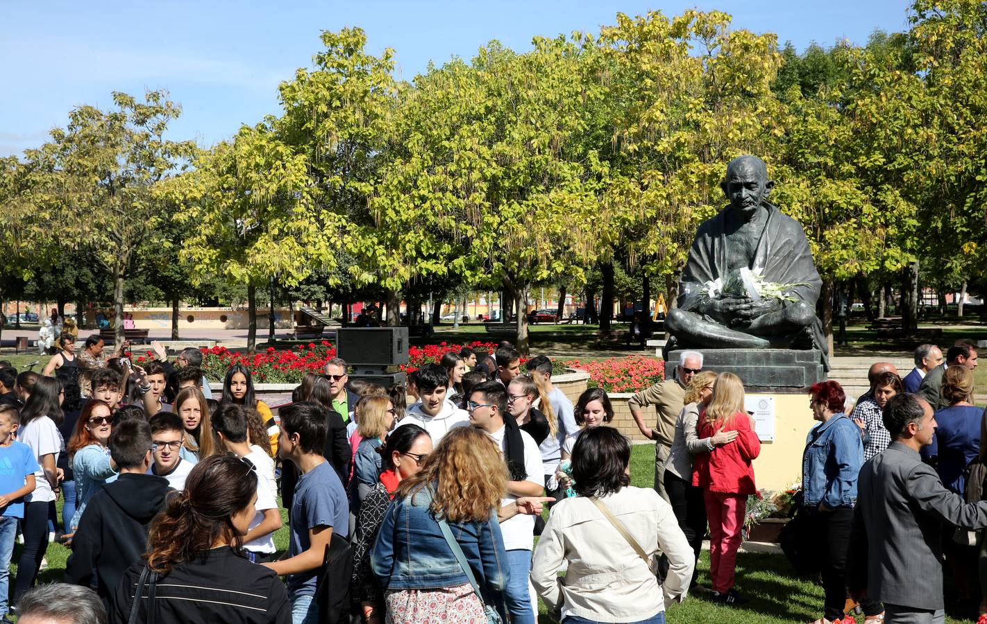 La ciudad se suma hoy miércoles a las celebraciones por el 150 aniversario del nacimiento de Mahatma Gandhi con conciertos, conferencias, danza y hasta un concurso de discursos